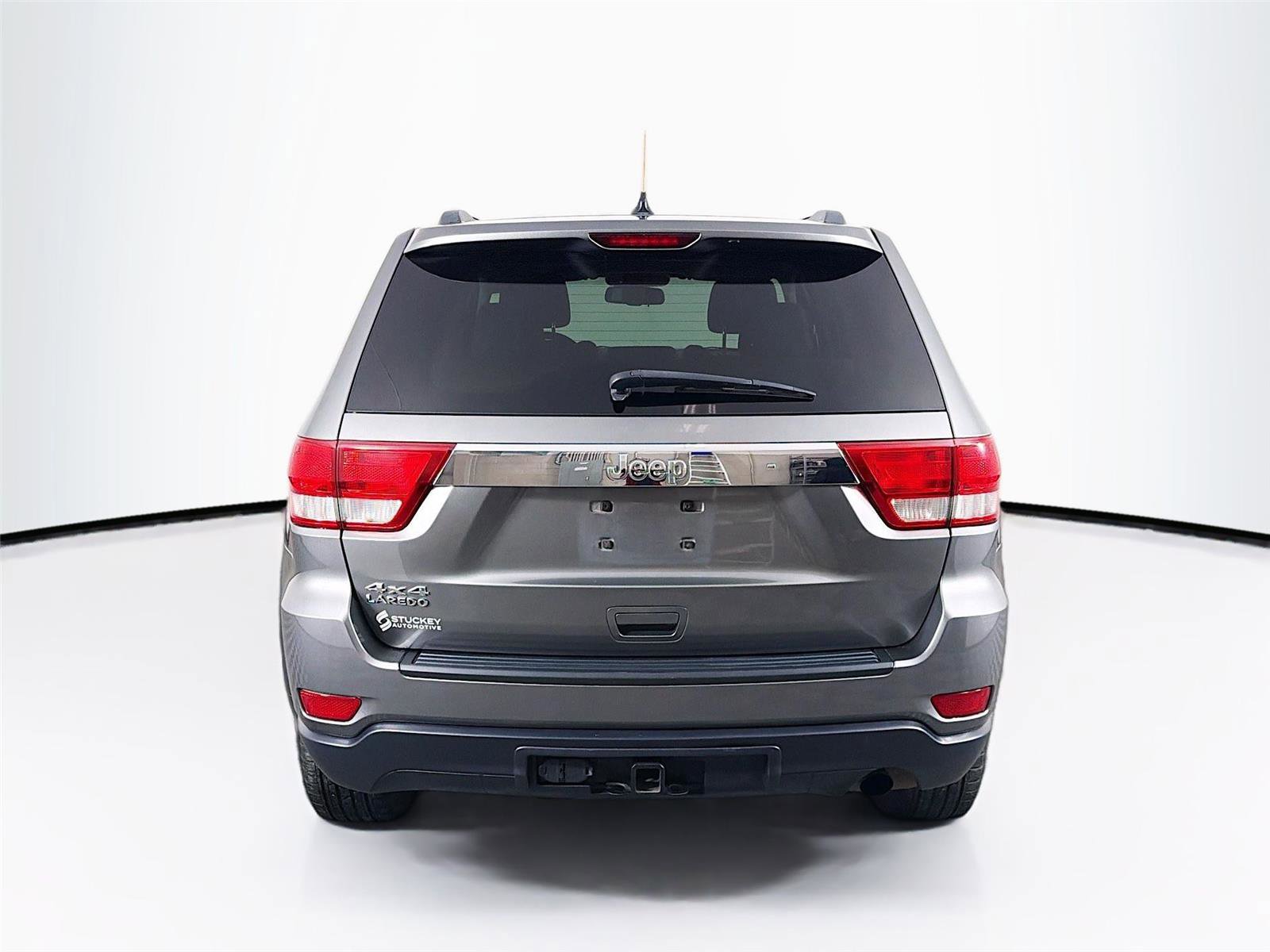 Used 2012 Jeep Grand Cherokee Laredo w/ Laredo E Group image 6