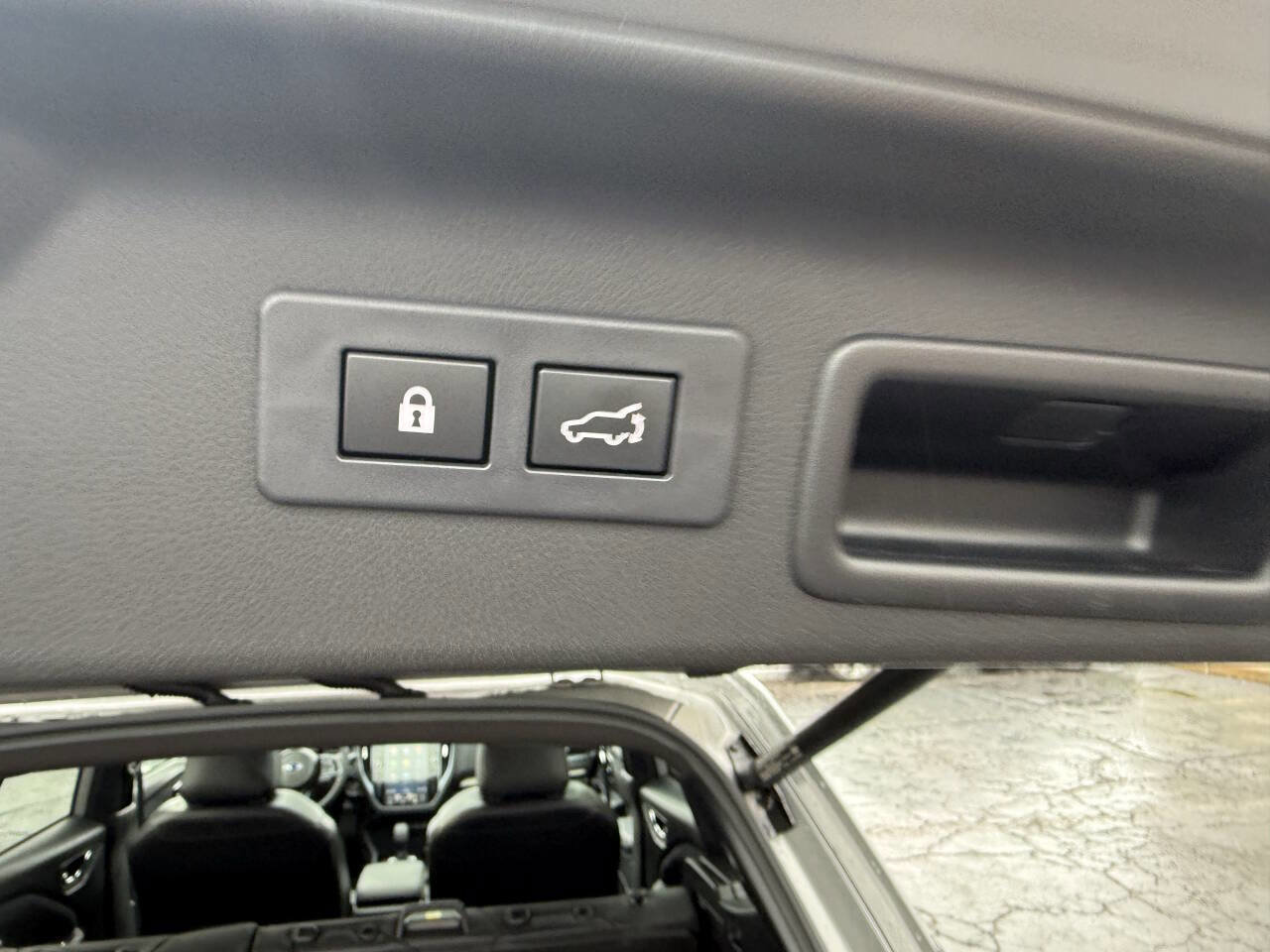 Used 2025 Subaru Forester Limited w/ Popular Package image 22