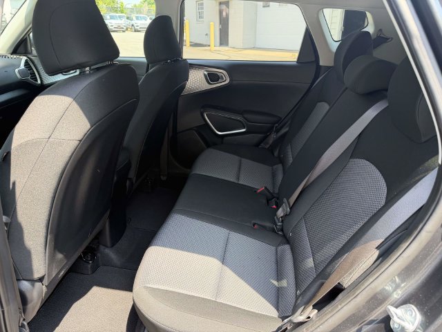 Used 2025 Kia Soul LX w/ LX Technology Package FWD image 16