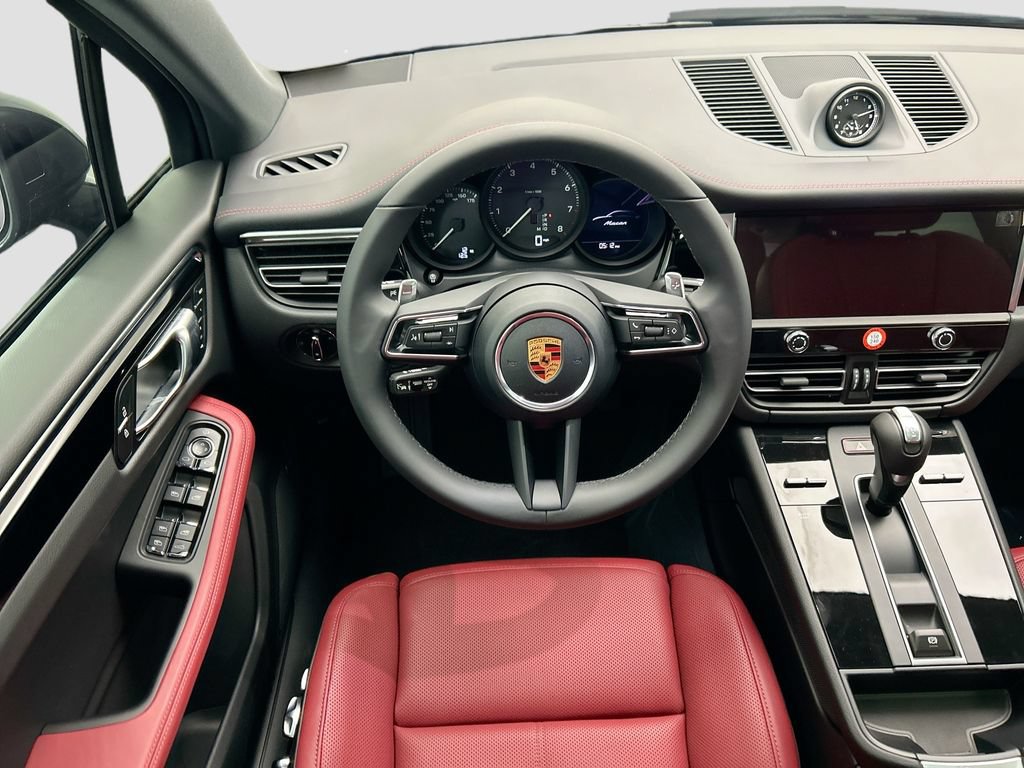 Used 2026 Porsche Macan AWD/4WD image 13