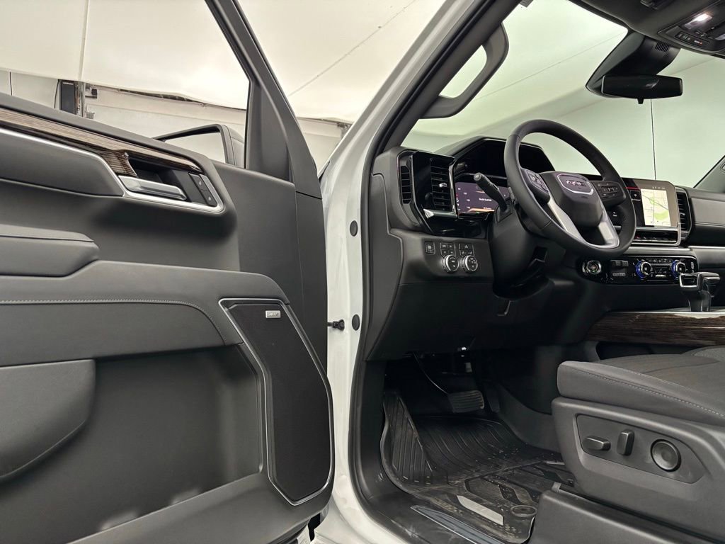 New 2026 GMC Sierra 1500 Elevation image 14