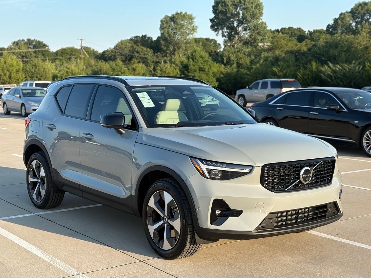 New 2026 Volvo XC40 B5 Plus w/ Protection Package Premier image 4