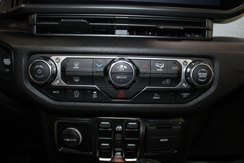 Used 2024 Jeep Wrangler Sport S image 48