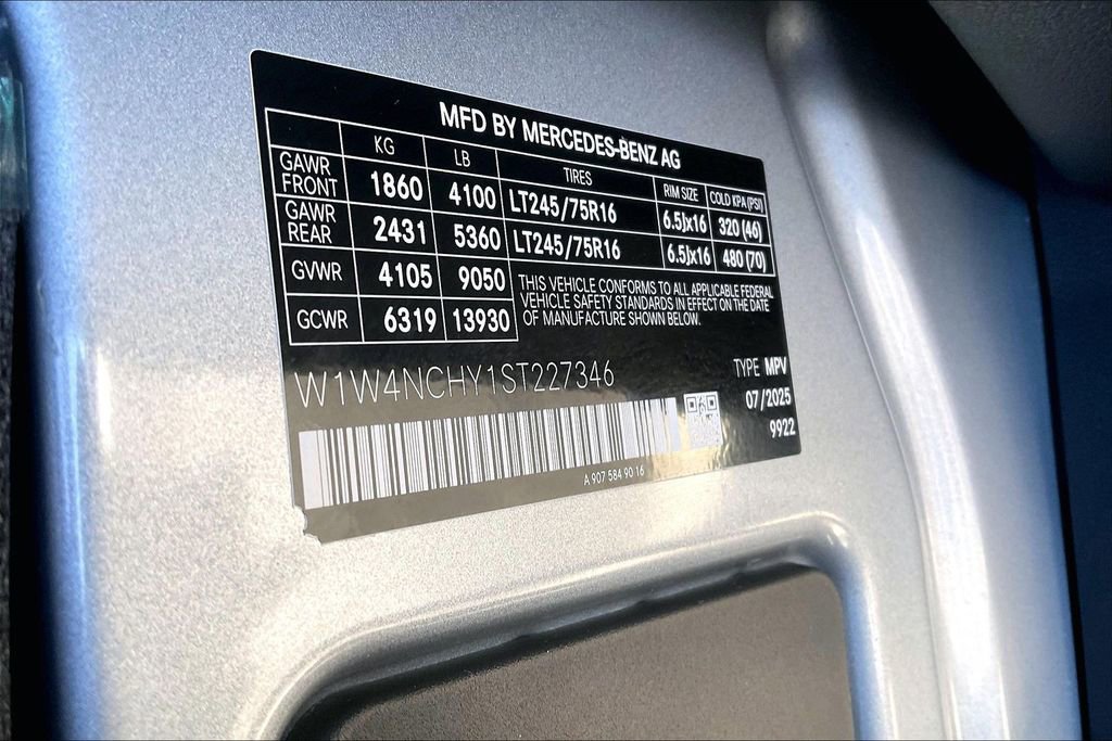 Used 2025 Mercedes-Benz Sprinter 2500 image 26