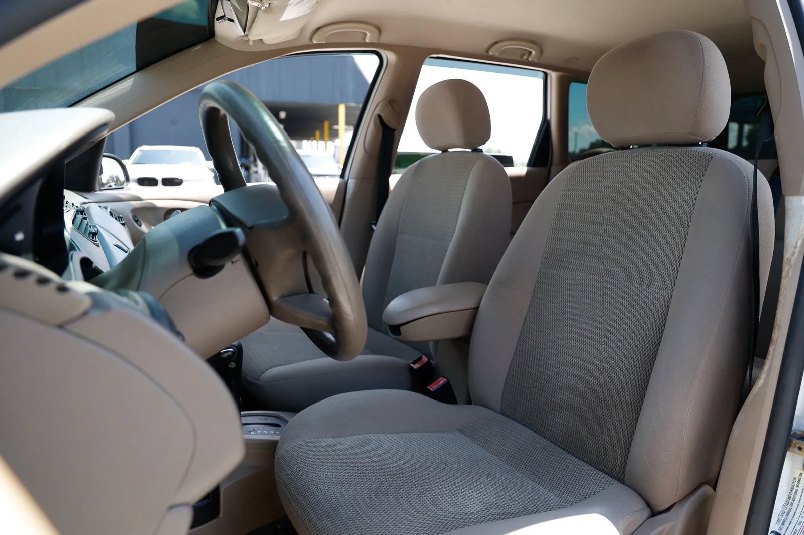 Used 2004 Ford Focus SE FWD image 18