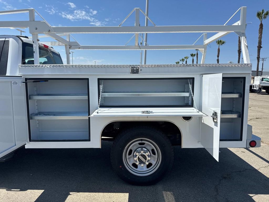 New 2025 Ford F350 XL w/ XL Chrome Package RWD image 17