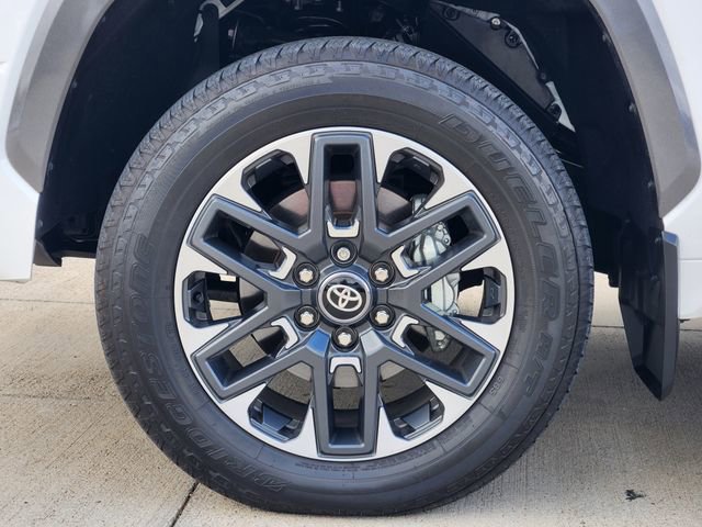 Used 2025 Toyota Tundra Limited AWD/4WD image 8