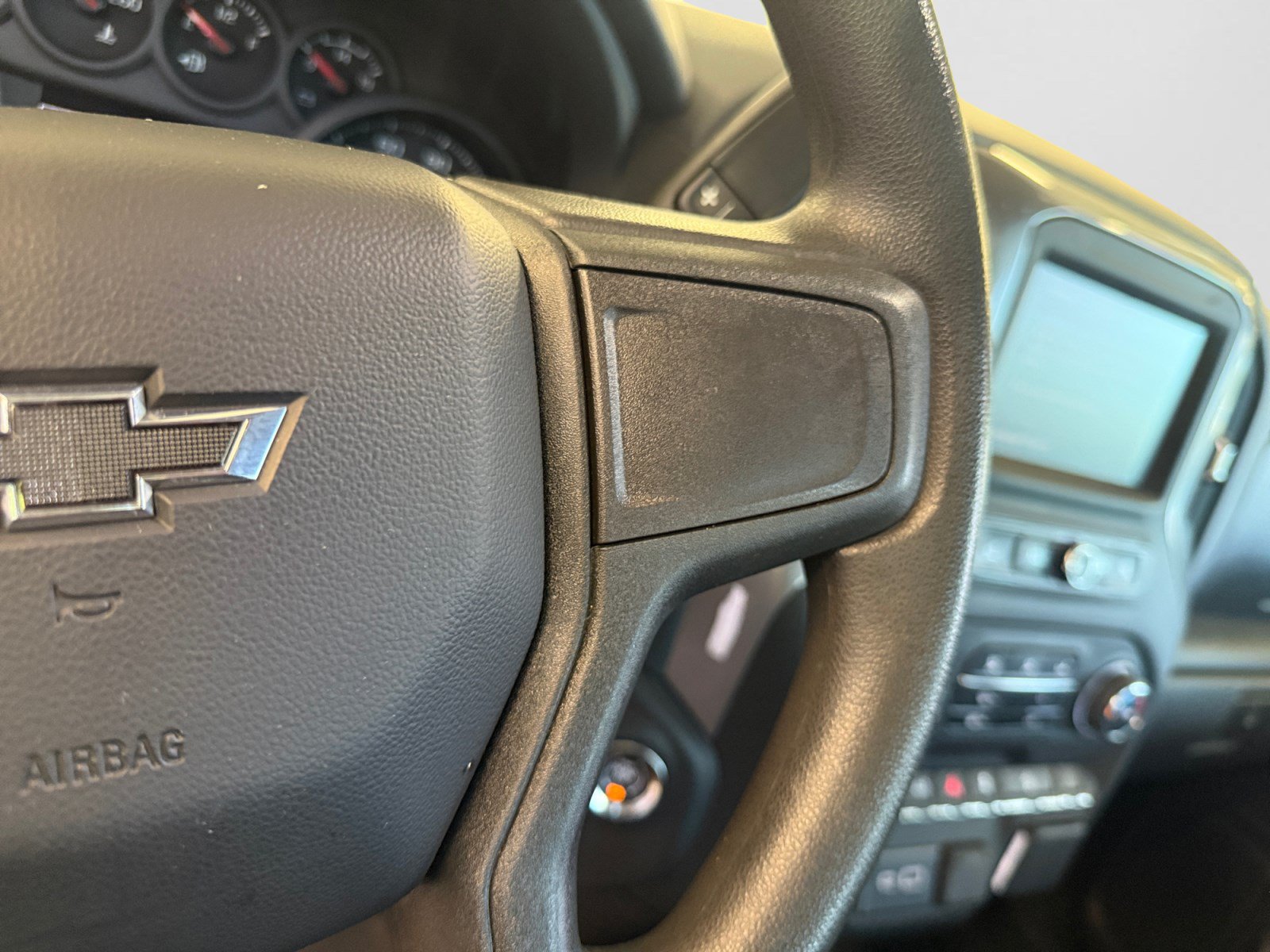 Used 2024 Chevrolet Silverado 1500 Custom Trail Boss w/ Turbomax Blackout Package AWD/4WD image 25
