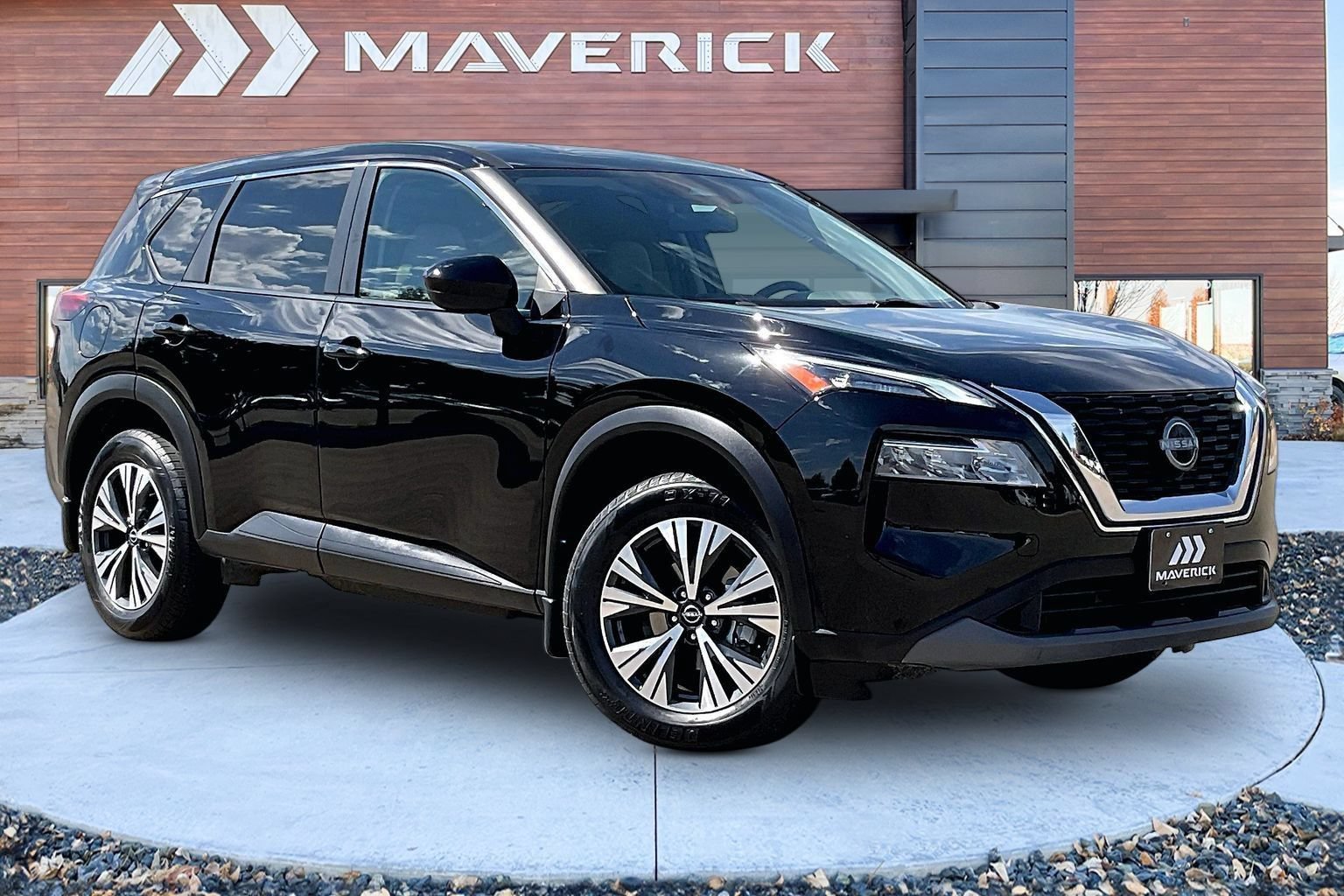 Used 2023 Nissan Rogue SV AWD/4WD image 1