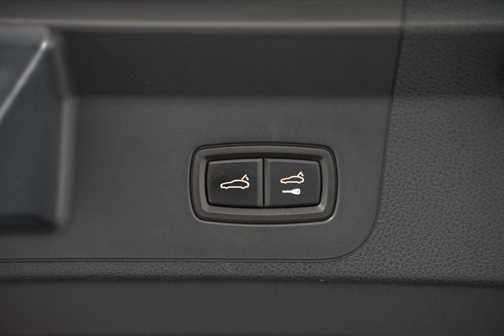 Used 2018 Porsche Panamera image 34