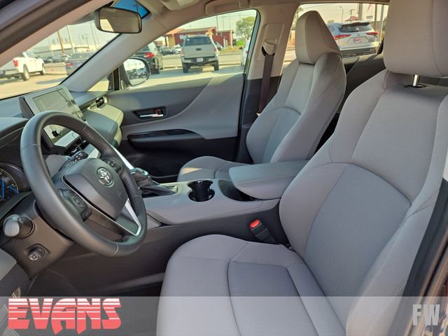 Certified 2023 Toyota Venza LE image 19