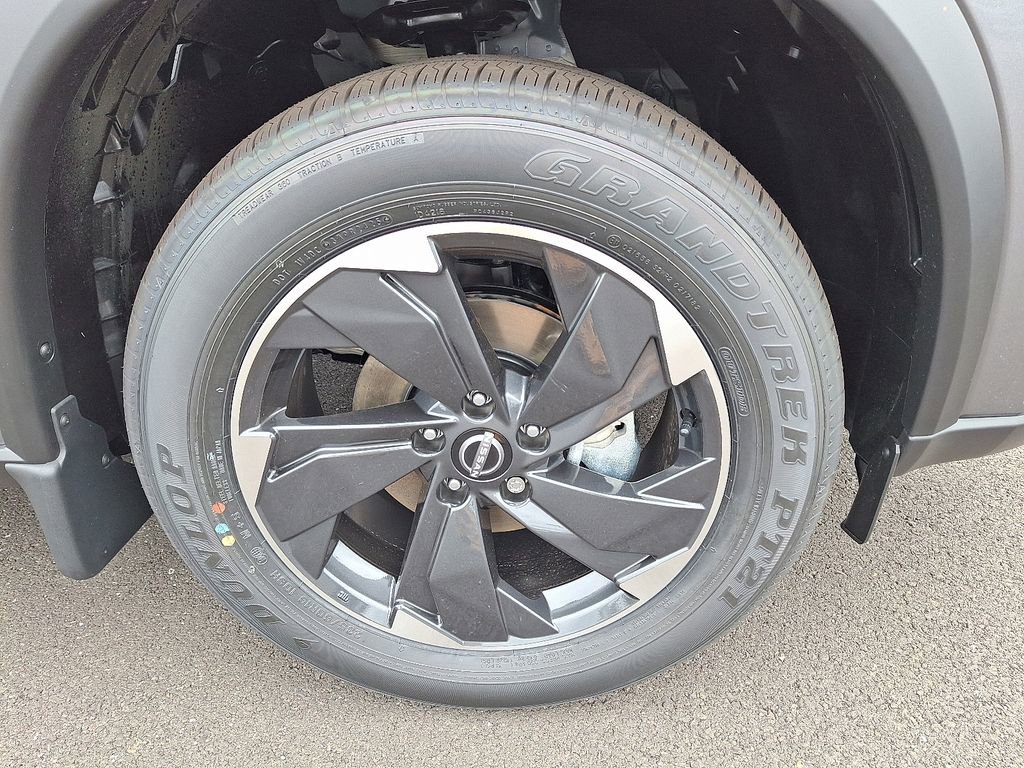 New 2026 Nissan Rogue SV w/ SV Premium Package image 5