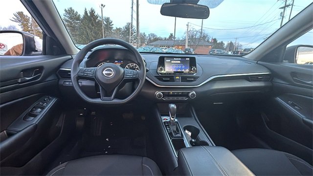 Used 2024 Nissan Altima 2.5 S image 9