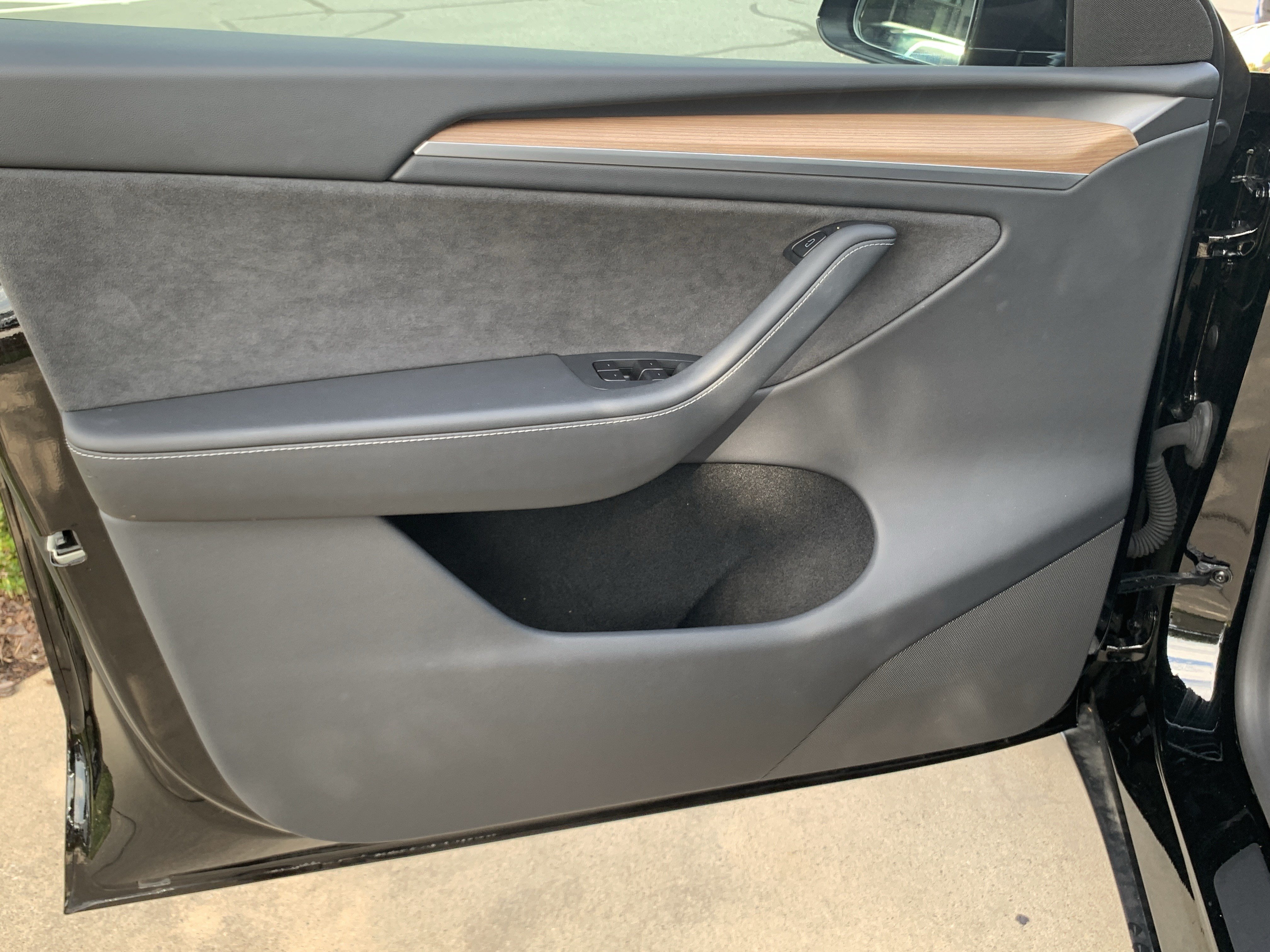 Used 2025 Tesla Model Y Long Range RWD image 14