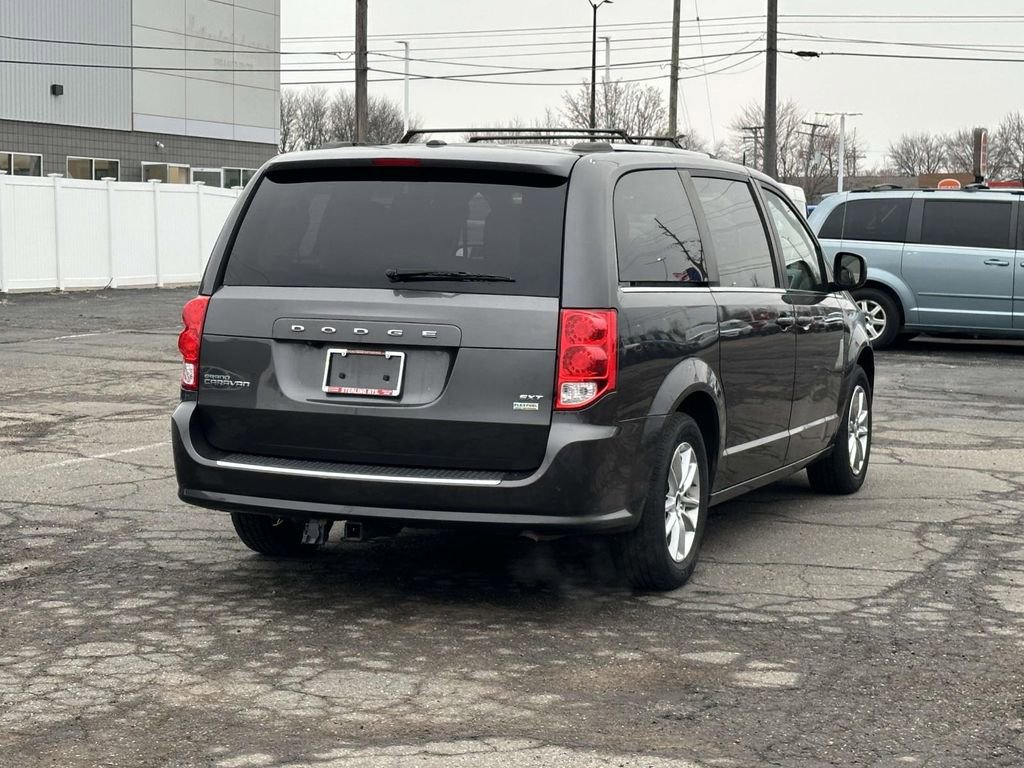 Used 2019 Dodge Grand Caravan SXT image 4