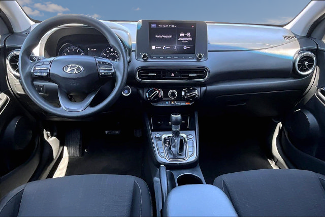 Used 2022 Hyundai Kona SEL w/ Cargo Package AWD/4WD image 7