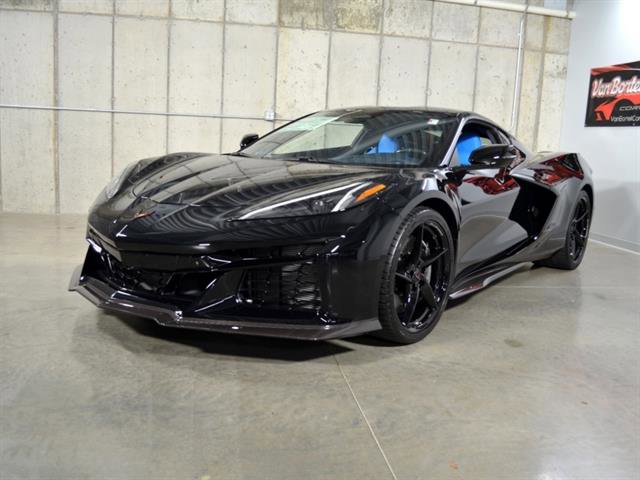 New 2025 Chevrolet Corvette E-Ray w/ ZER Performance Package image 4