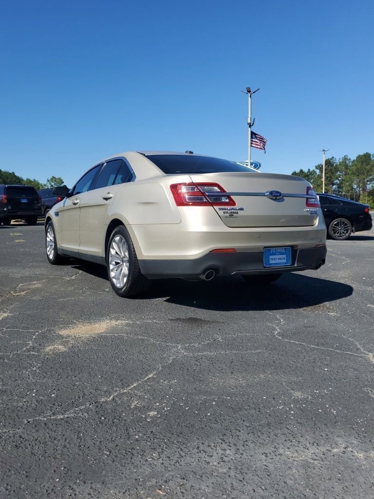 Used 2018 Ford Taurus Limited FWD image 7
