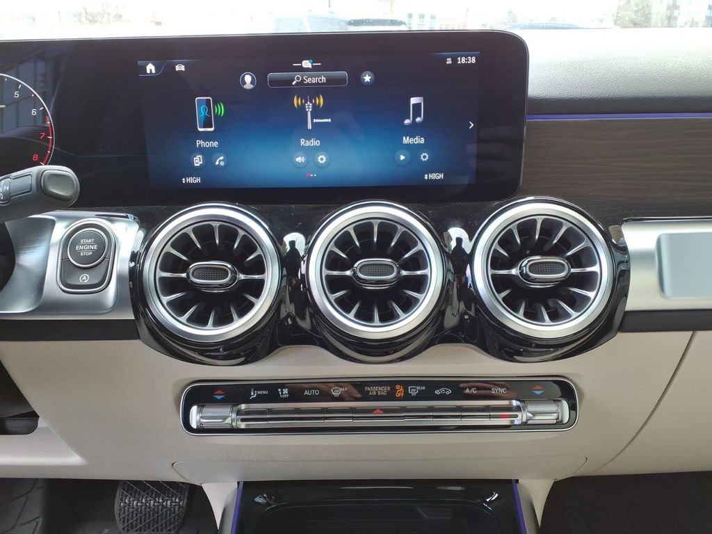 New 2026 Mercedes-Benz GLB 250 4MATIC image 22