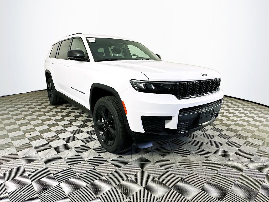 New 2025 Jeep Grand Cherokee L Altitude image 2