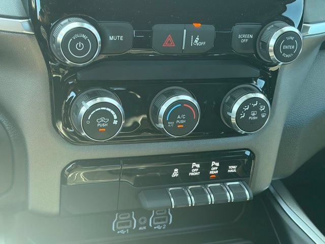 New 2026 RAM 1500 Express AWD/4WD image 18