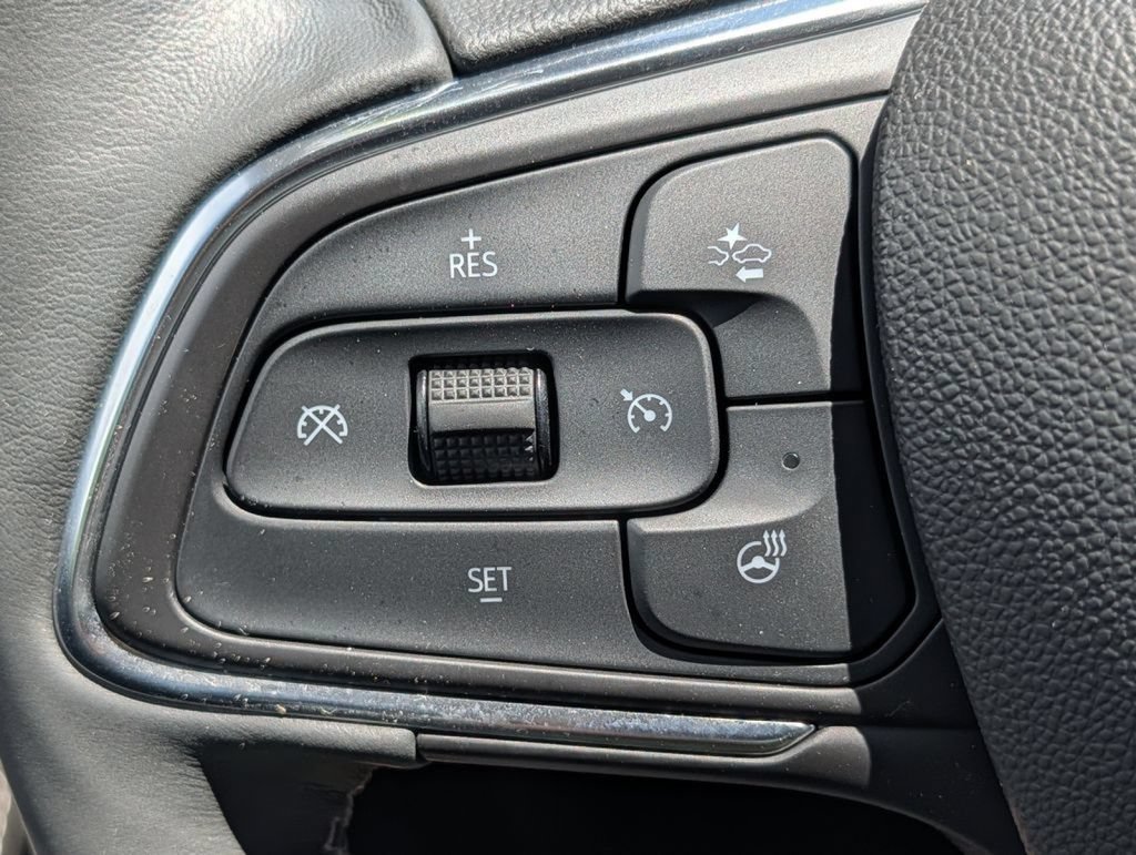 Used 2023 Buick Encore GX Essence w/ Experience Buick Package FWD image 45