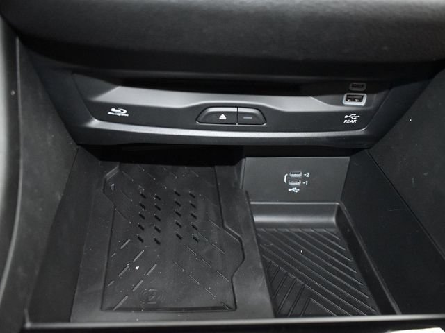 New 2026 Chrysler Pacifica Pinnacle w/ Trailer Tow Group AWD/4WD image 29