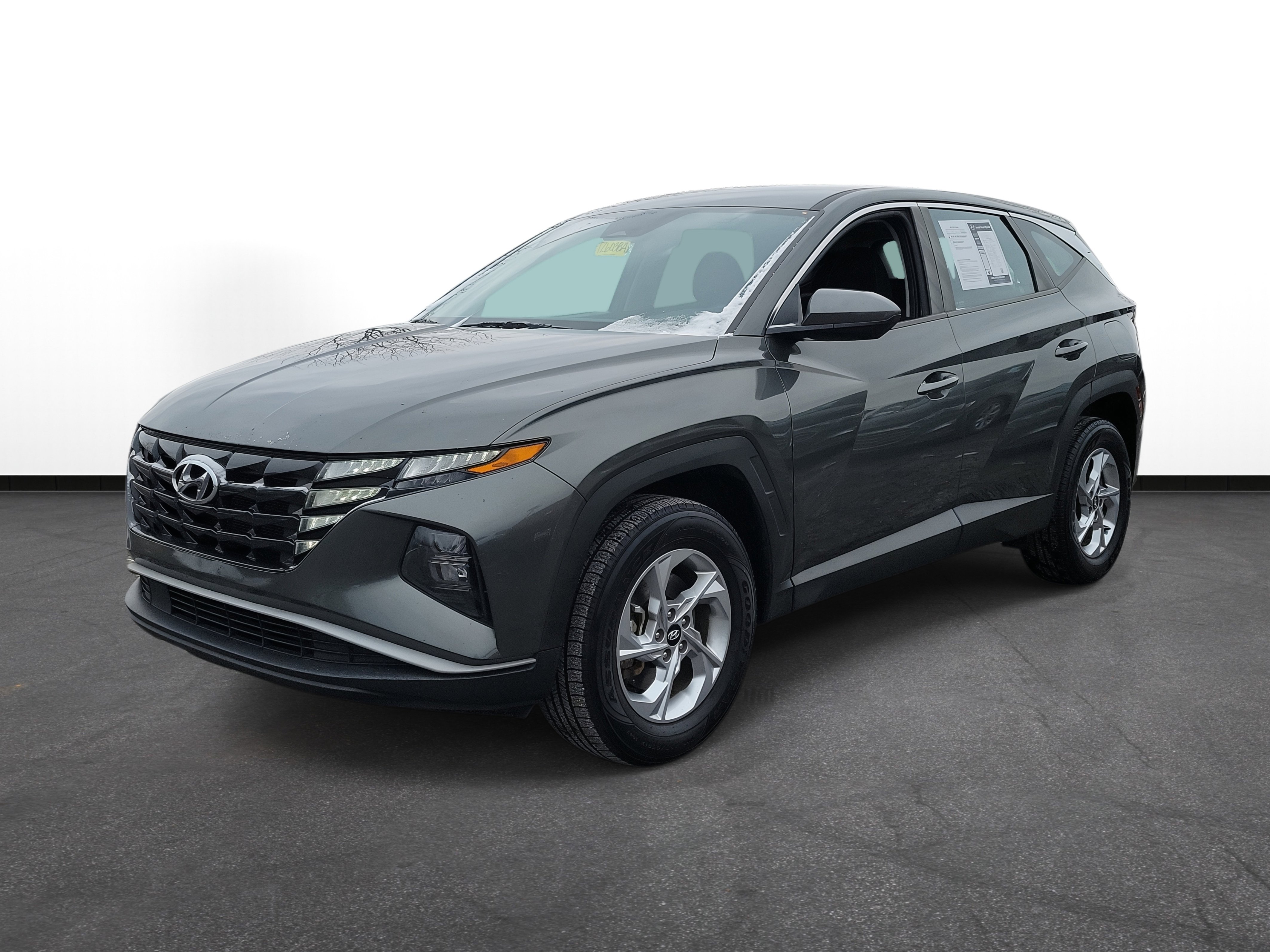 Used 2022 Hyundai Tucson SE image 2