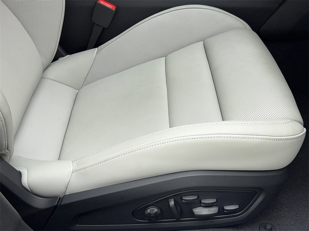 Used 2023 Porsche Taycan 4S image 47