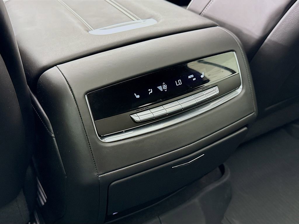 Used 2024 Cadillac Escalade Sport Platinum w/ LPO, Floor Liner Package image 29