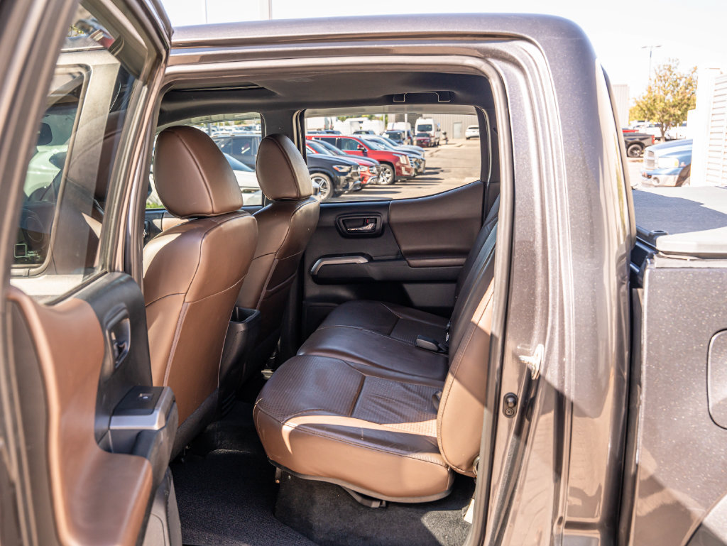 Used 2016 Toyota Tacoma Limited w/ Towing Package AWD/4WD image 42