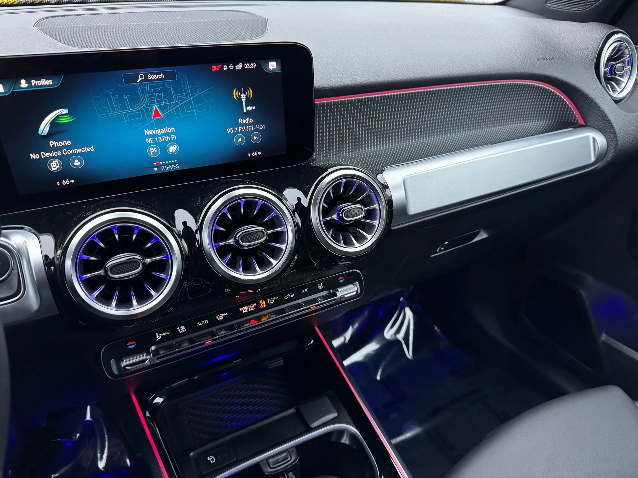 Used 2023 Mercedes-Benz EQB 300 4MATIC w/ Exclusive Package image 36