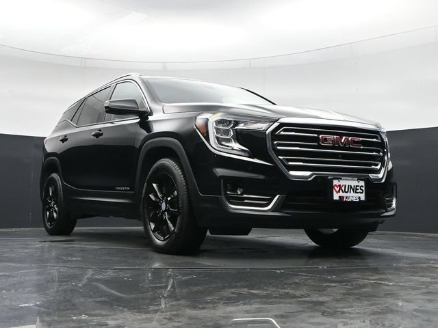Used 2023 GMC Terrain SLT w/ Infotainment Package II AWD/4WD image 42