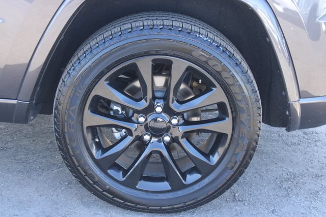 Used 2019 Jeep Grand Cherokee Altitude RWD image 7