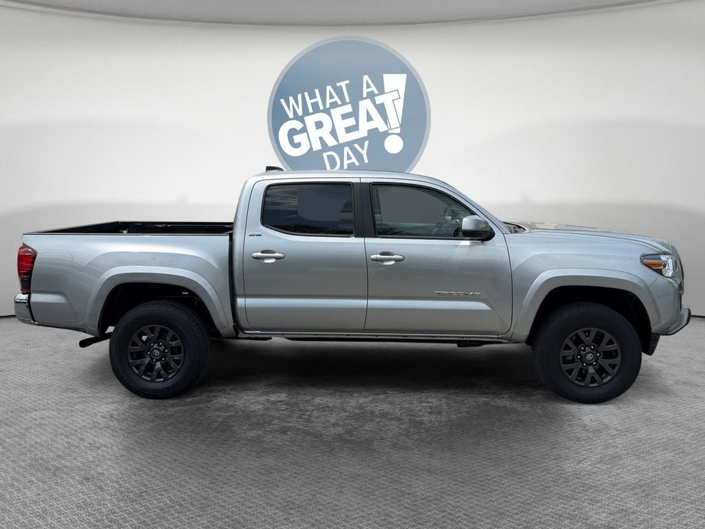 Certified 2023 Toyota Tacoma SR5 AWD/4WD image 2