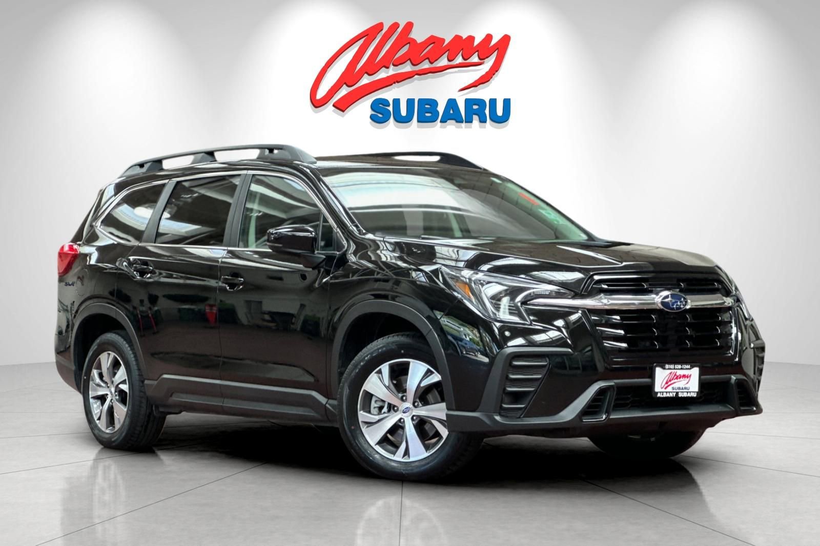 Used 2025 Subaru Ascent Premium image 2