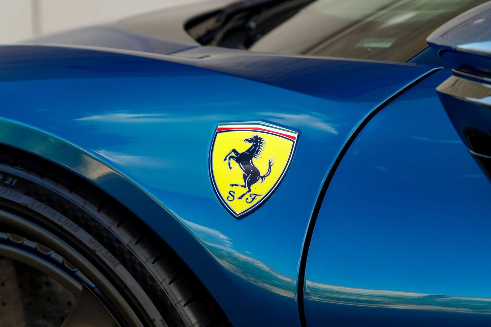 Used 2023 Ferrari SF90 Spider AWD/4WD image 31