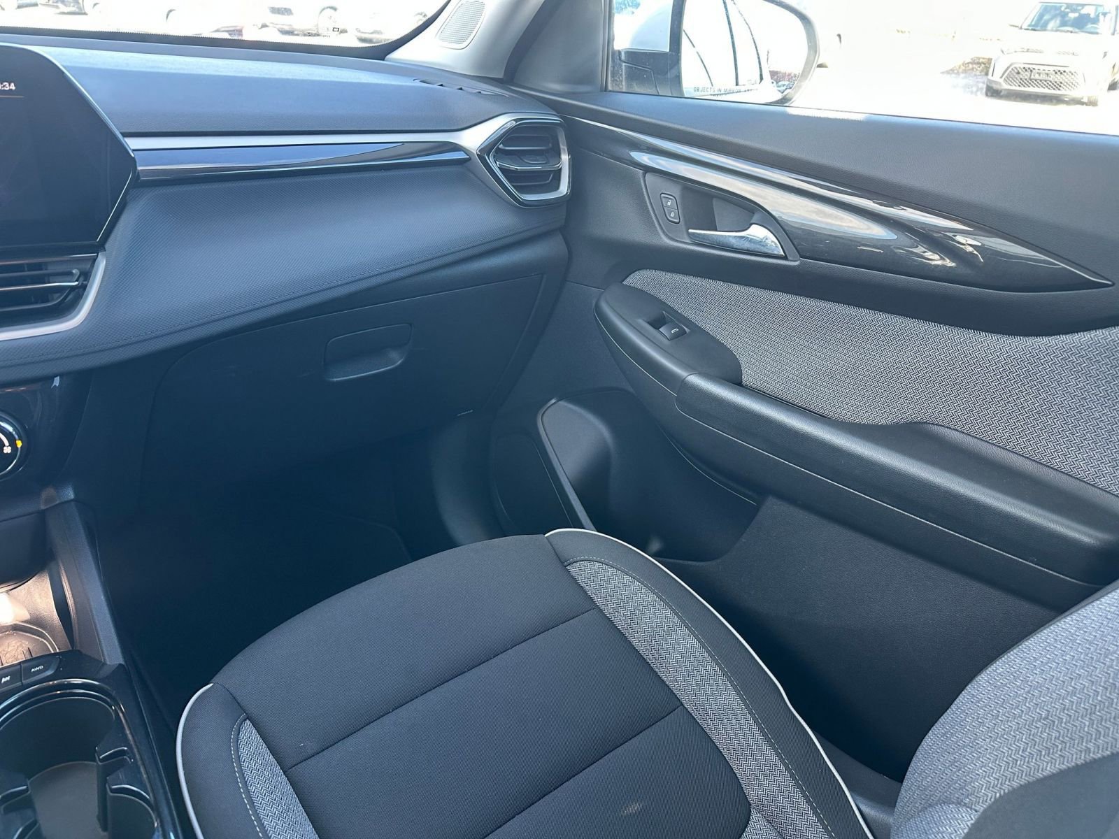 Used 2025 Chevrolet TrailBlazer LT w/ Driver Confidence Package image 33