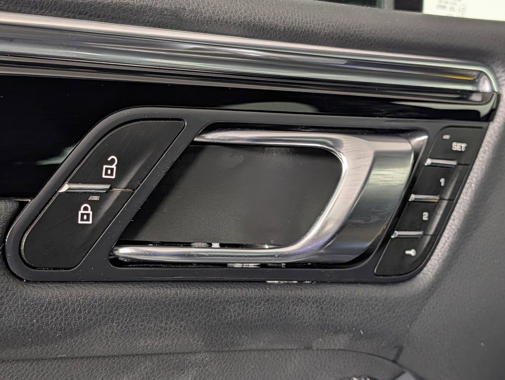 Certified 2026 Porsche Macan S AWD/4WD image 25