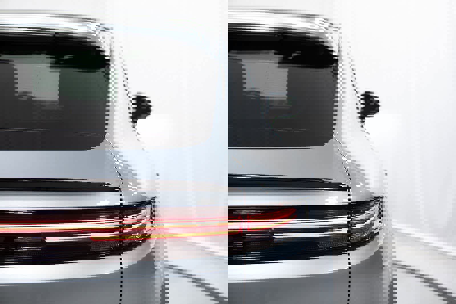 Certified 2025 Porsche Cayenne S image 40