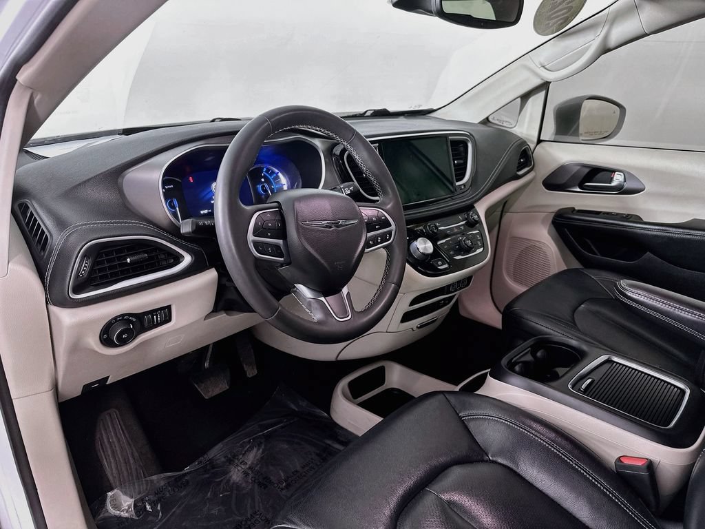 Certified 2022 Chrysler Pacifica Touring-L FWD image 14