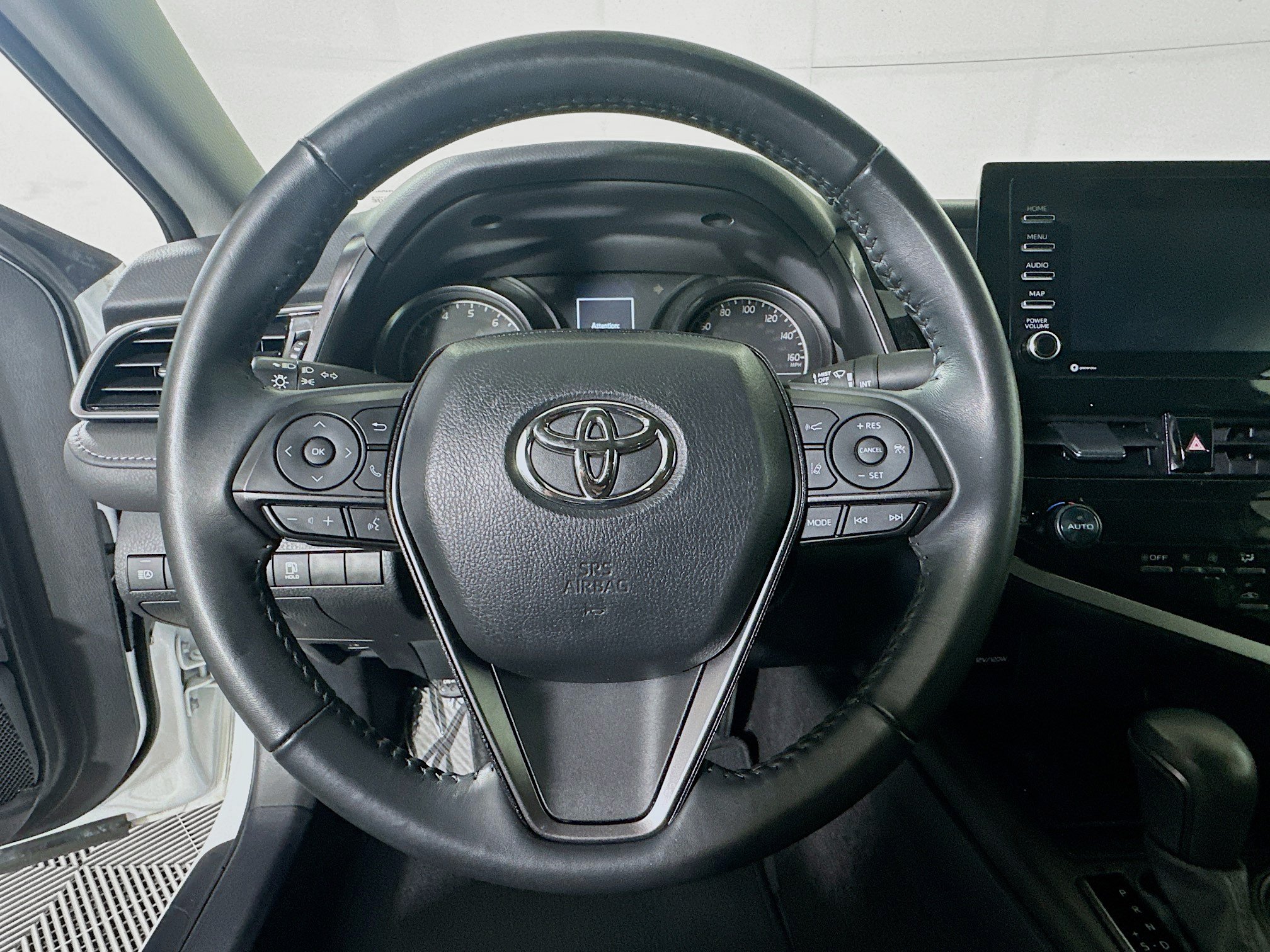 Used 2023 Toyota Camry SE w/ Convenience Package FWD image 15