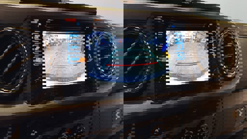 Used 2017 Toyota Tacoma TRD Sport w/ Tow Package image 24