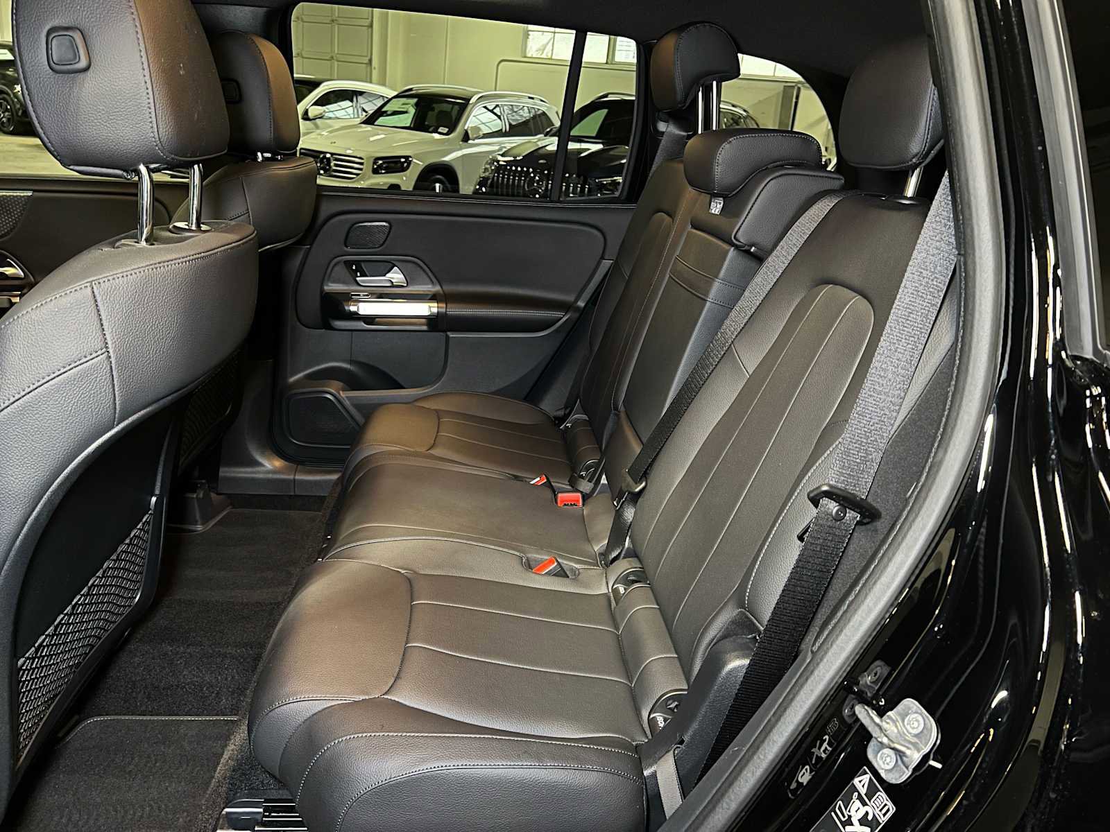 Used 2025 Mercedes-Benz GLB 250 4MATIC image 18