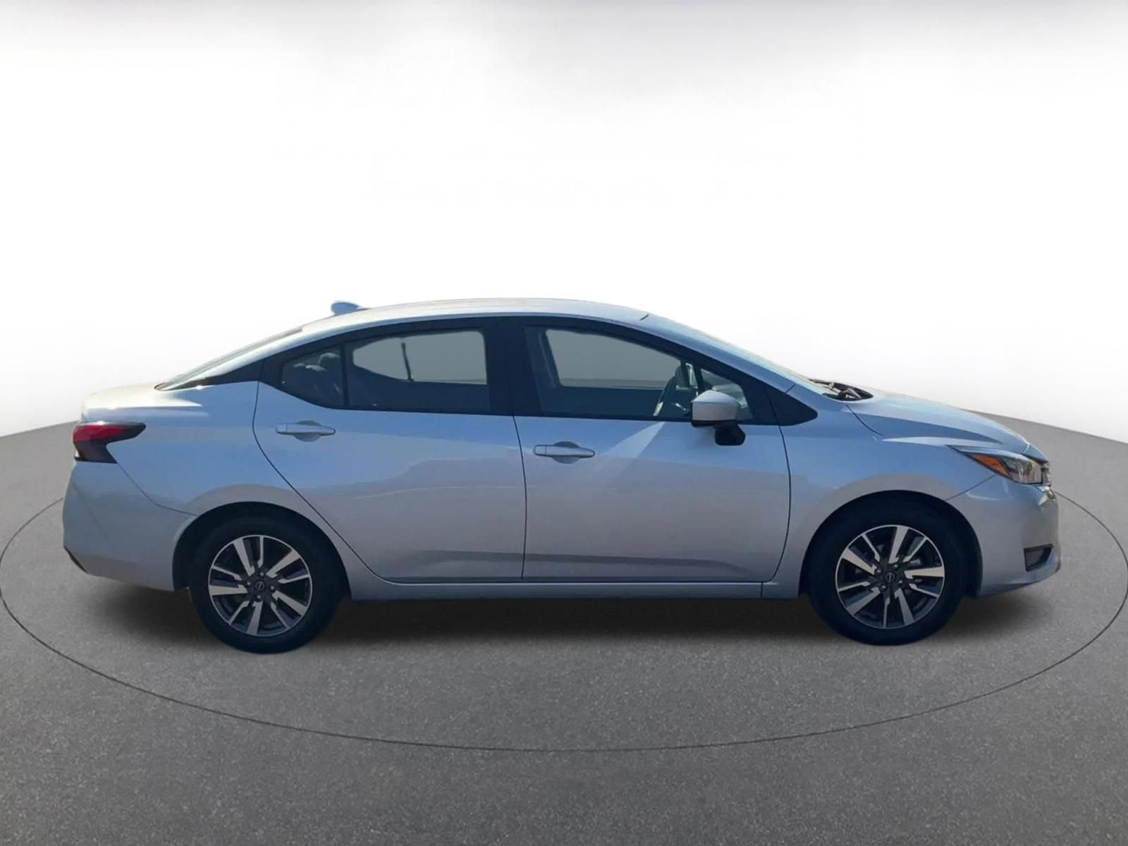 Used 2025 Nissan Versa SV image 16