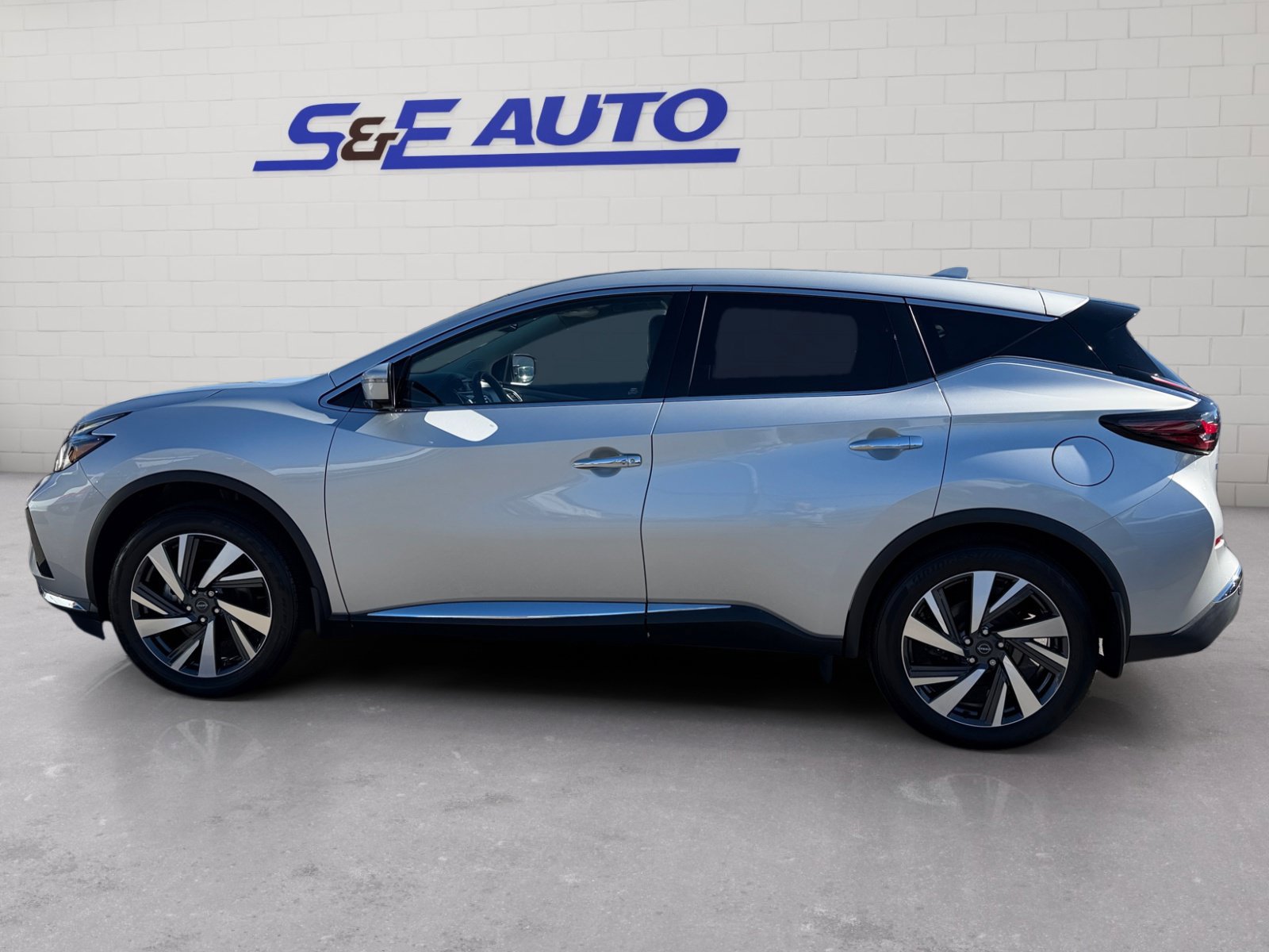 Used 2023 Nissan Murano SL w/ SL Moonroof Package AWD/4WD image 2