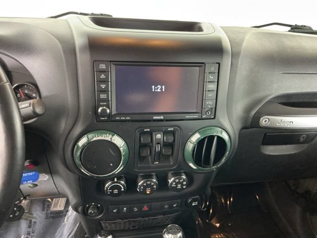 Used 2015 Jeep Wrangler Unlimited Rubicon w/ Katzkin Premium Leather Group AWD/4WD image 17