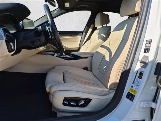 Used 2020 BMW 530i xDrive w/ Premium Package AWD/4WD image 16