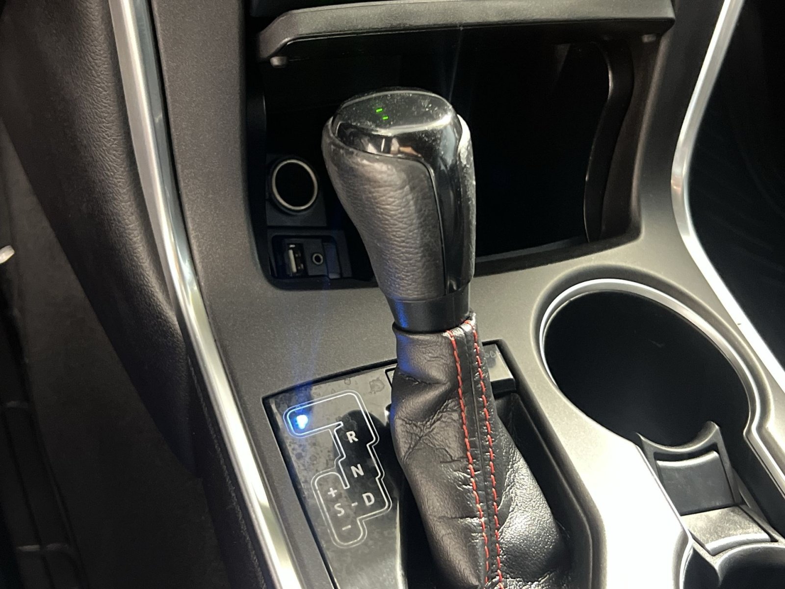 Used 2016 Toyota Camry SE FWD image 19