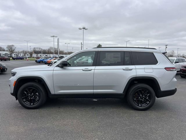 New 2025 Jeep Grand Cherokee L Laredo image 4